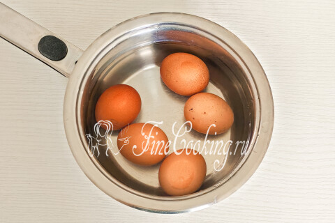 Треугольники из лаваша с яйцом, сыром и зеленым луком. Шаг 2