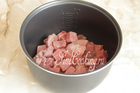 Тушеный картофель с мясом в мультиварке. Шаг 3