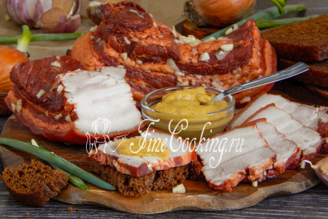 Готовое блюдо: Вкусная грудинка в духовке