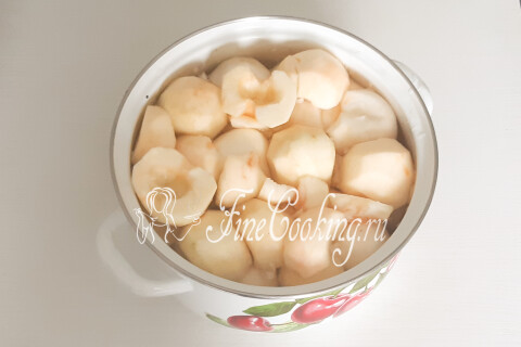 Яблочное пюре Неженка с вареной сгущенкой на зиму в домашних условиях. Шаг 2