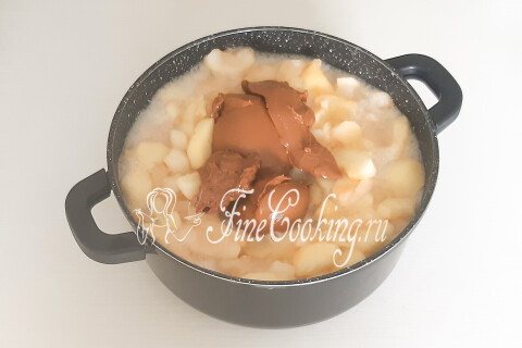 Яблочное пюре Неженка с вареной сгущенкой на зиму в домашних условиях. Шаг 5