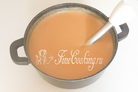 Яблочное пюре Неженка с вареной сгущенкой на зиму в домашних условиях. Шаг 6