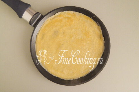 Яичные блинчики с курицей, грибами и сыром. Шаг 5