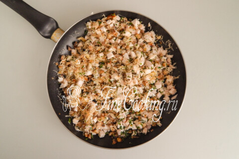 Яичные блинчики с курицей, грибами и сыром. Шаг 14