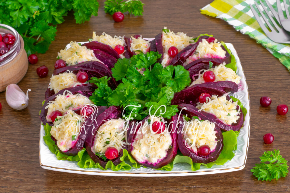 Вкусный салат из свеклы. Рецепты салата с сырой и варёной свеклой