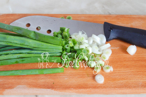 Зеленый салат с редисом. Шаг 4