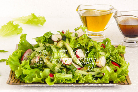 Зеленый салат с редисом. Шаг 12
