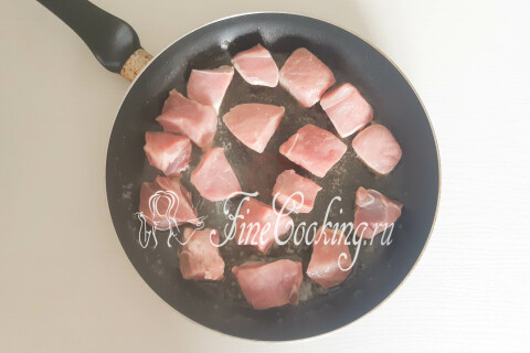 Жаркое из свинины в горшочках в духовке. Шаг 3